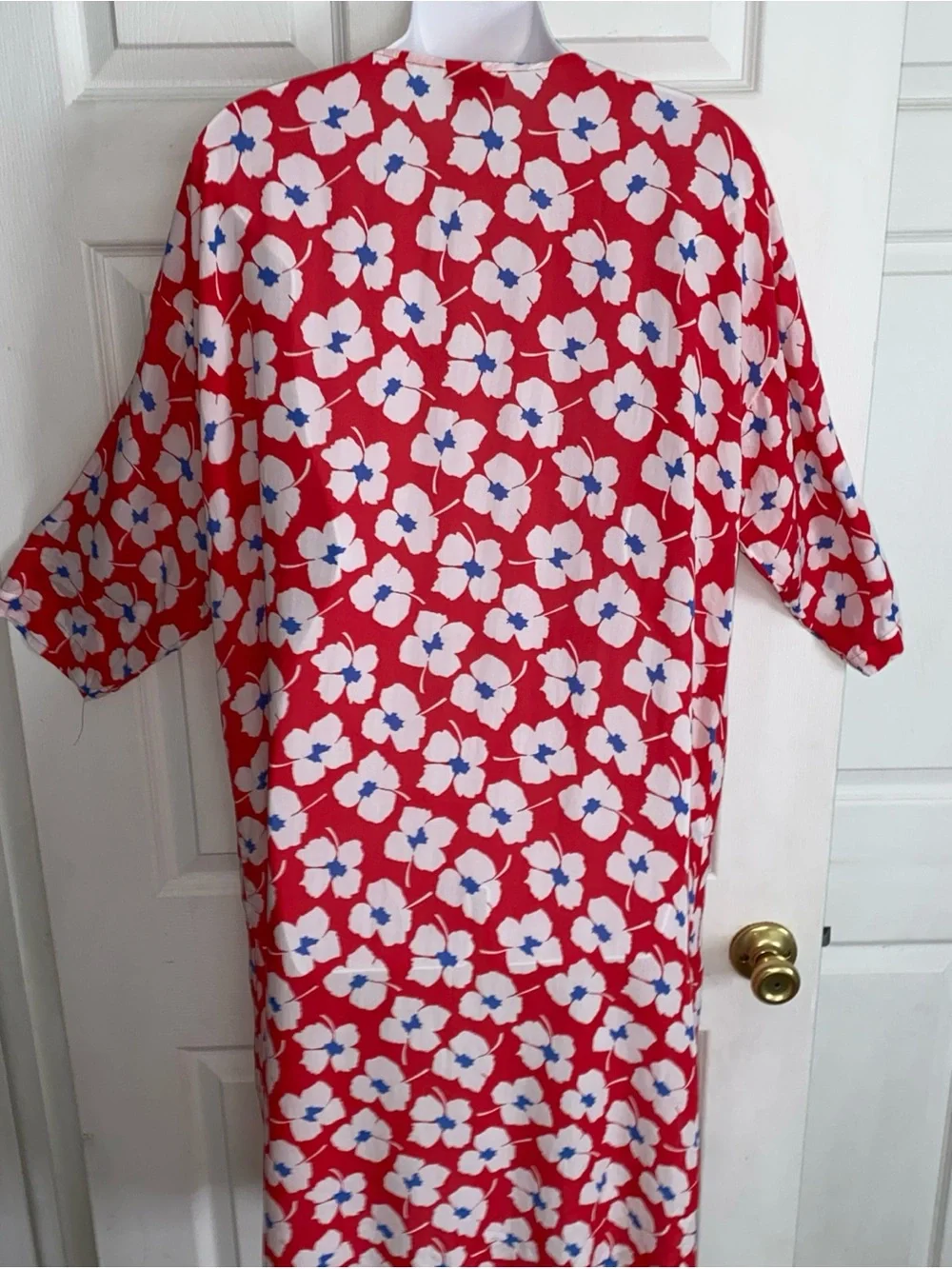 LOFT red white